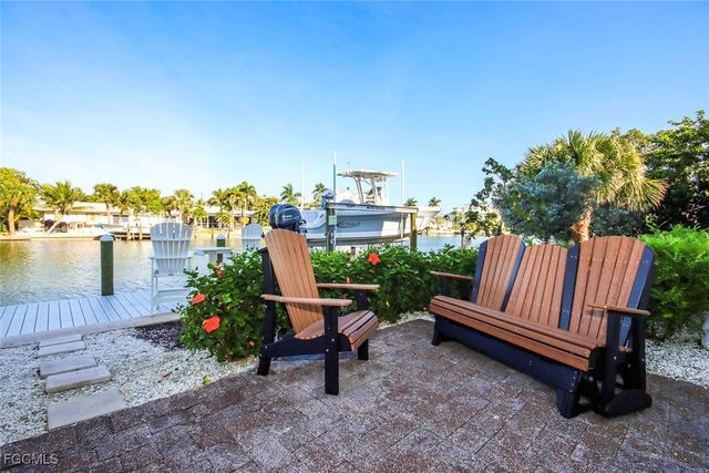 1520 Angel DR, Sanibel, FL 33957