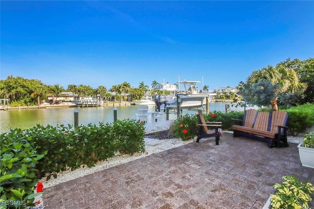 1520 Angel DR, Sanibel, FL 33957