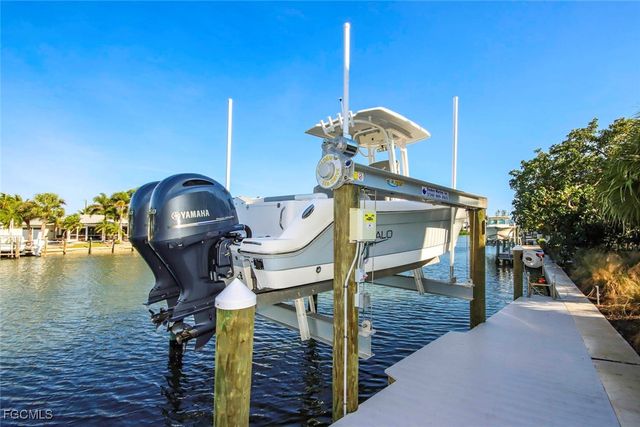 1520 Angel DR, Sanibel, FL 33957