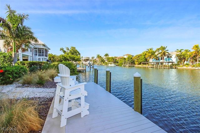 1520 Angel DR, Sanibel, FL 33957