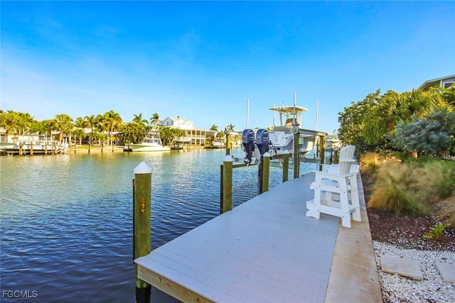 1520 Angel DR, Sanibel, FL 33957