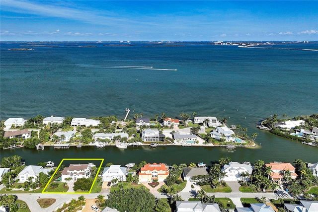 1520 Angel DR, Sanibel, FL 33957