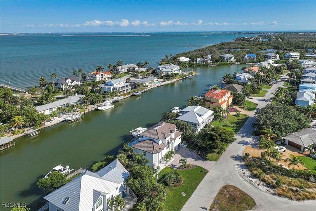 1520 Angel DR, Sanibel, FL 33957