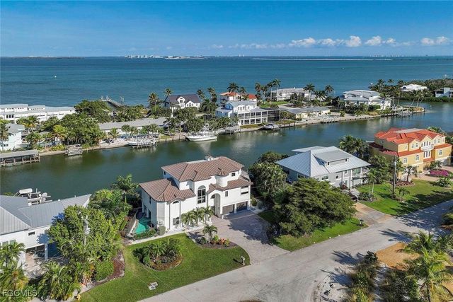 1520 Angel DR, Sanibel, FL 33957