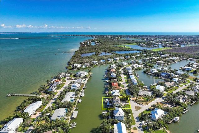 1520 Angel DR, Sanibel, FL 33957