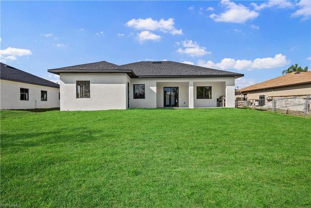 2711 10th ST W, Lehigh Acres, FL 33971