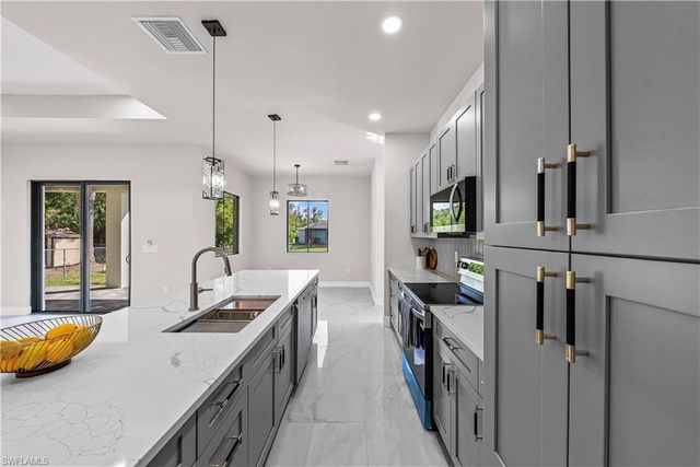 2711 10th ST W, Lehigh Acres, FL 33971