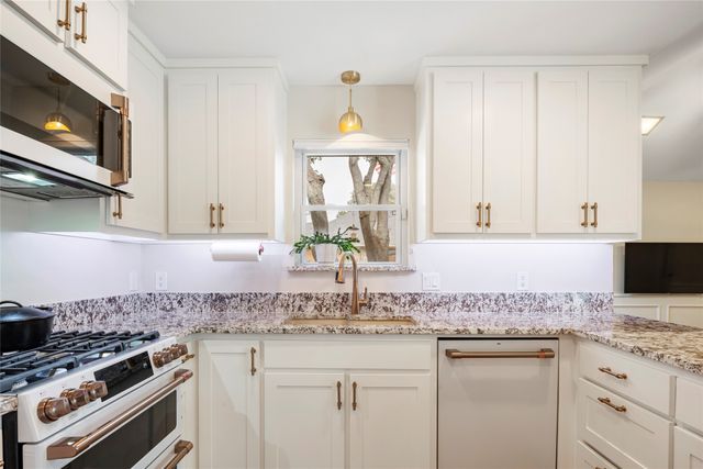 334 Duvall Boulevard, Highland Village, TX 75077