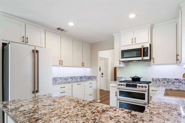 334 Duvall Boulevard, Highland Village, TX 75077