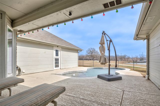 334 Duvall Boulevard, Highland Village, TX 75077