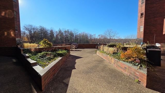 200 Burkhall St 102, Weymouth, MA 02190