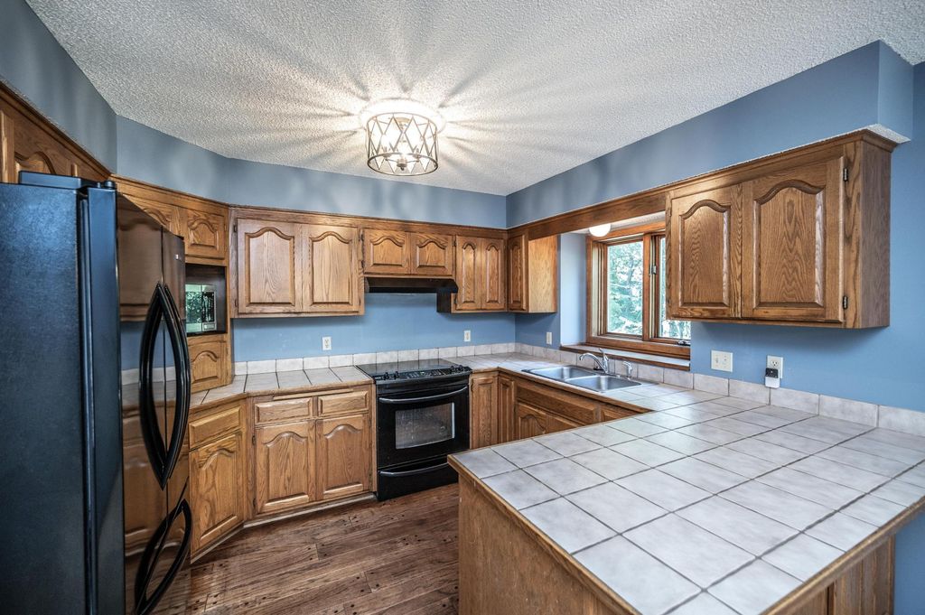 3971 Denmark Avenue, Eagan, MN 55123 — photo 2