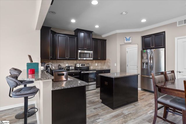 901 Deephallow Place, Greer, SC 29651