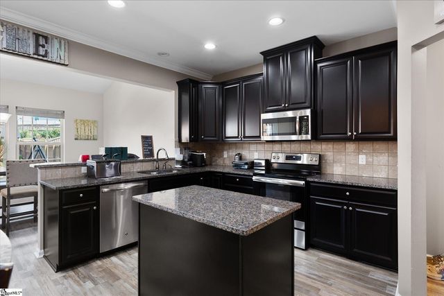 901 Deephallow Place, Greer, SC 29651