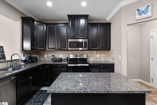 901 Deephallow Place, Greer, SC 29651
