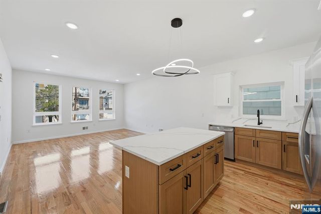 26 Parkhurst Street, Newark, NJ 07114