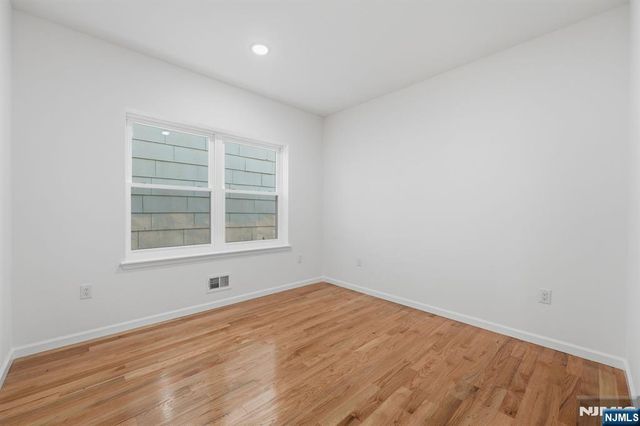 26 Parkhurst Street, Newark, NJ 07114