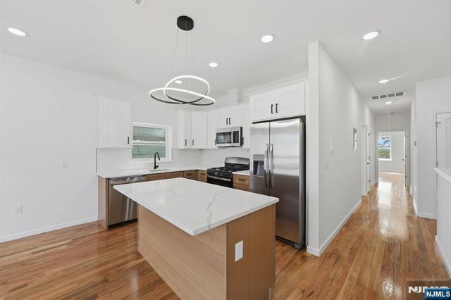 26 Parkhurst Street, Newark, NJ 07114