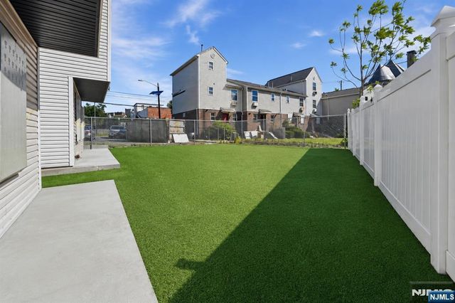 26 Parkhurst Street, Newark, NJ 07114
