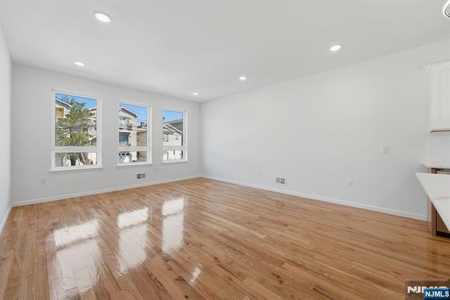 26 Parkhurst Street, Newark, NJ 07114