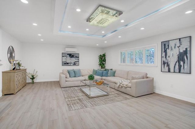 489 Hassinger Road, San Jose, CA 95111