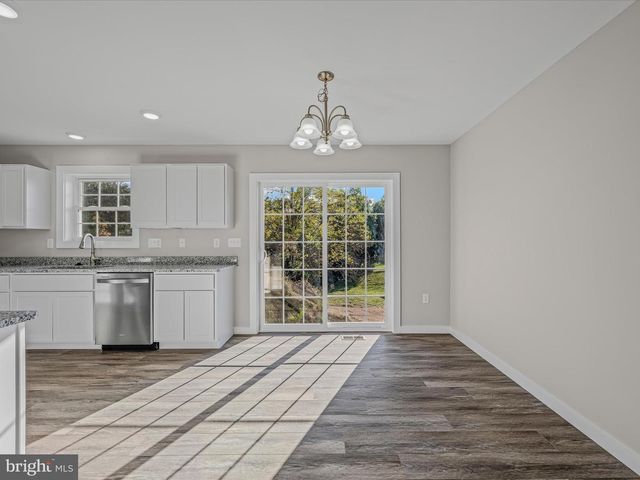 2298 NADENBOUSCH LN, Martinsburg, WV 25405