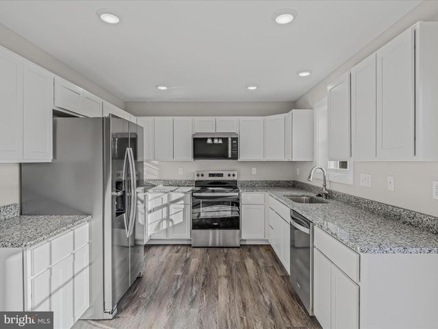 2298 NADENBOUSCH LN, Martinsburg, WV 25405