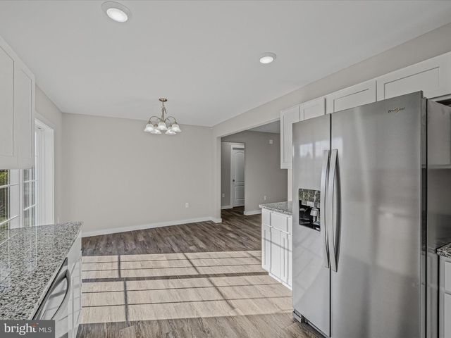 2298 NADENBOUSCH LN, Martinsburg, WV 25405