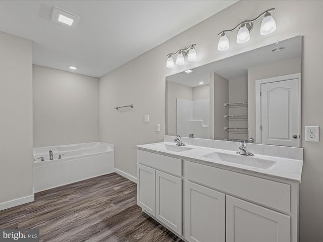 2298 NADENBOUSCH LN, Martinsburg, WV 25405