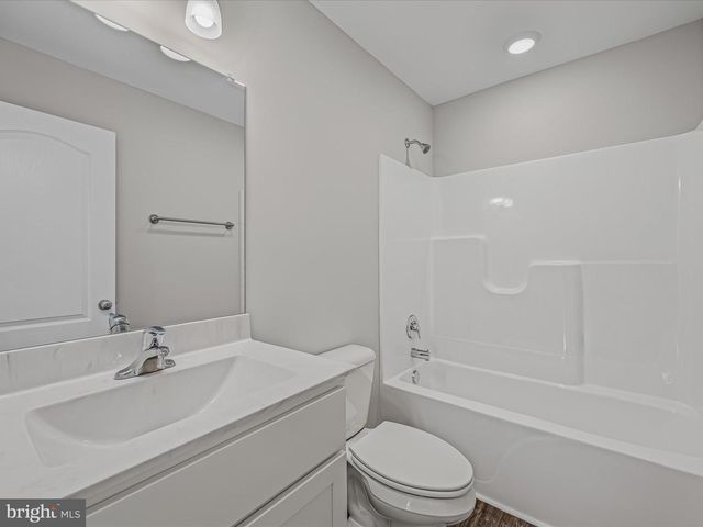 2298 NADENBOUSCH LN, Martinsburg, WV 25405