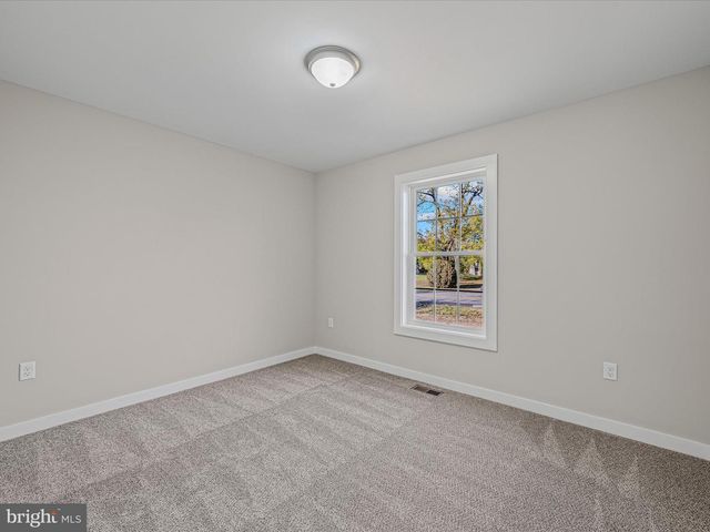 2298 NADENBOUSCH LN, Martinsburg, WV 25405
