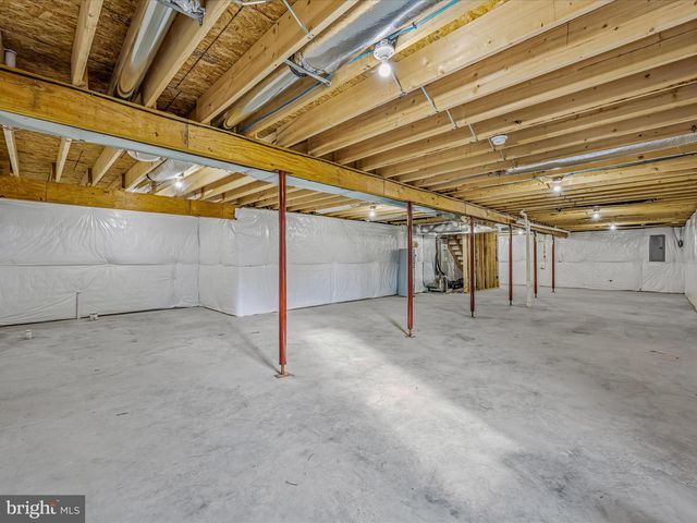 2298 NADENBOUSCH LN, Martinsburg, WV 25405