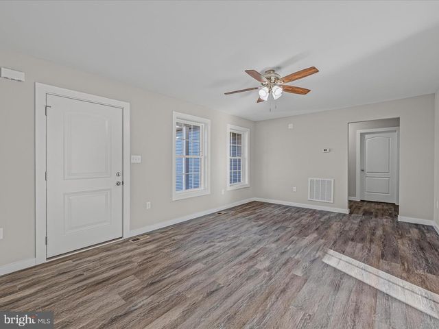 2298 NADENBOUSCH LN, Martinsburg, WV 25405