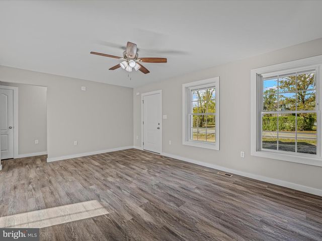 2298 NADENBOUSCH LN, Martinsburg, WV 25405