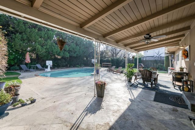 6262 N Farris Avenue, Fresno, CA 93711