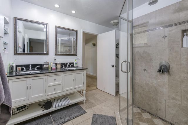 6262 N Farris Avenue, Fresno, CA 93711