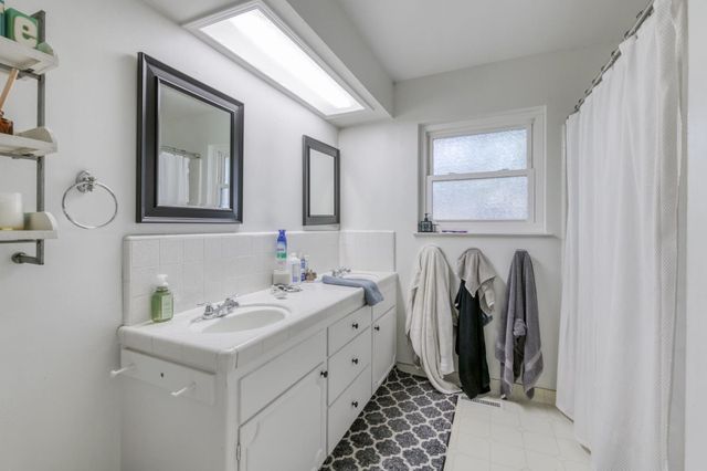 6262 N Farris Avenue, Fresno, CA 93711