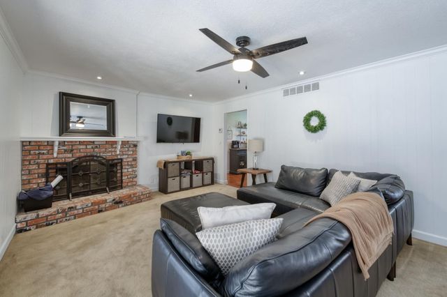 6262 N Farris Avenue, Fresno, CA 93711