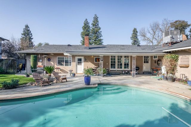 6262 N Farris Avenue, Fresno, CA 93711