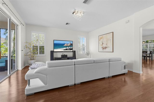 1729 PINYON PINE DR, Sarasota, FL 34240