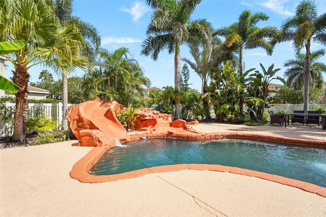 1729 PINYON PINE DR, Sarasota, FL 34240