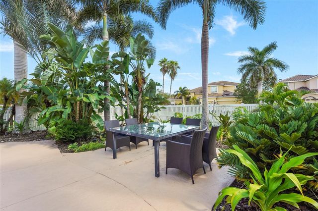 1729 PINYON PINE DR, Sarasota, FL 34240