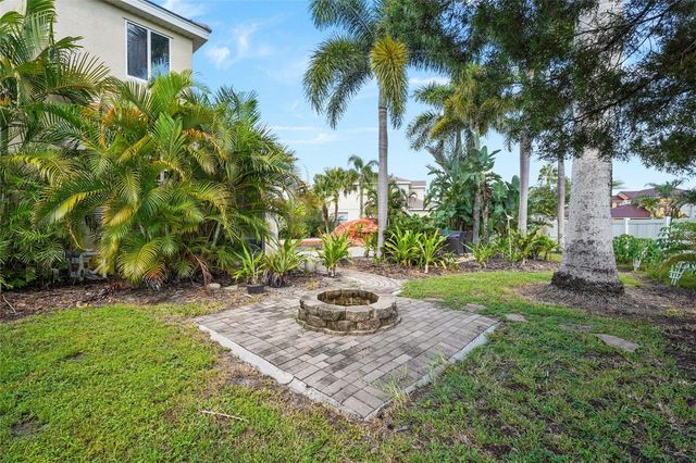 1729 PINYON PINE DR, Sarasota, FL 34240