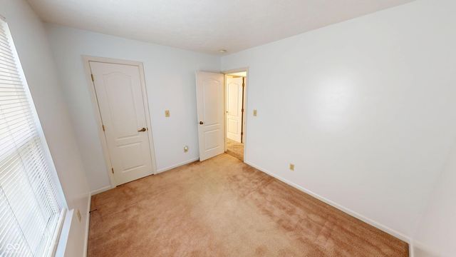 1096 Bumblebee Way, Greenfield, IN 46140