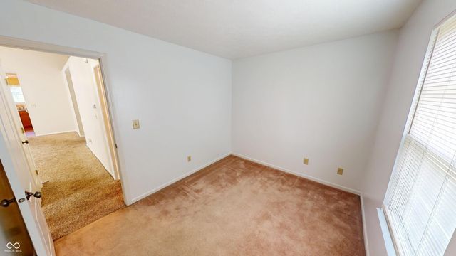 1096 Bumblebee Way, Greenfield, IN 46140