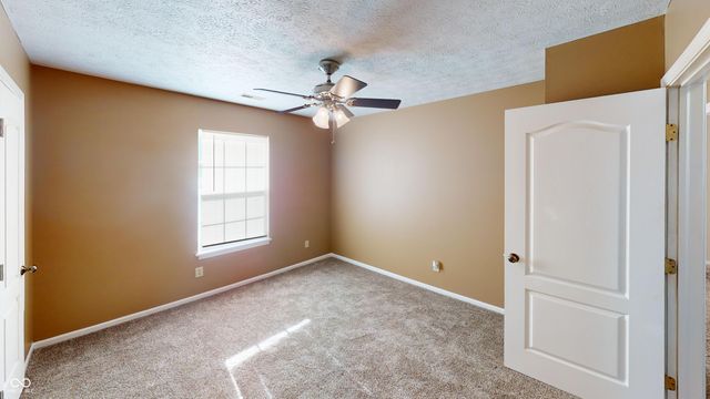 1096 Bumblebee Way, Greenfield, IN 46140