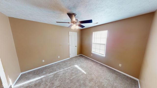 1096 Bumblebee Way, Greenfield, IN 46140