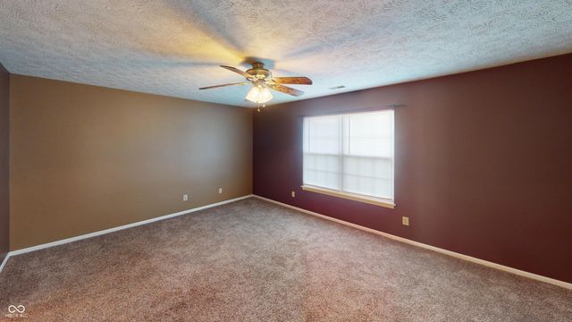 1096 Bumblebee Way, Greenfield, IN 46140