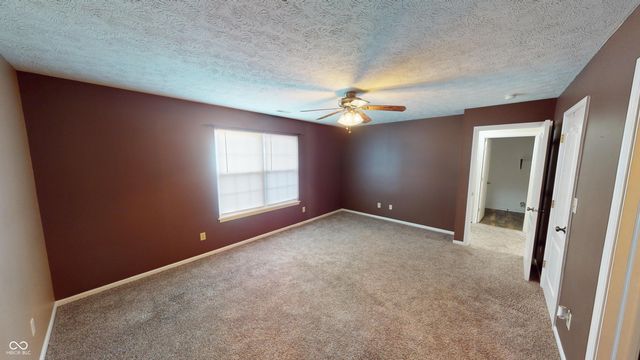 1096 Bumblebee Way, Greenfield, IN 46140