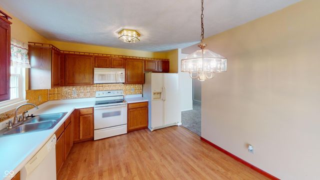 1096 Bumblebee Way, Greenfield, IN 46140